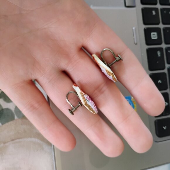 Vintage Fan screwback earrings - Picture 3 of 3